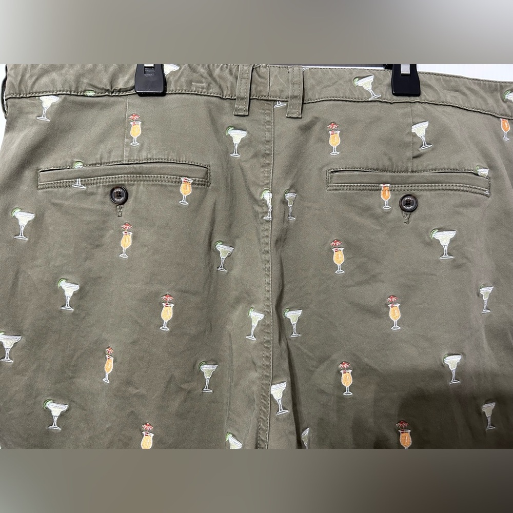 Tommy Bahama Olive Green Shorts Size 38 - Picture 7 of 14